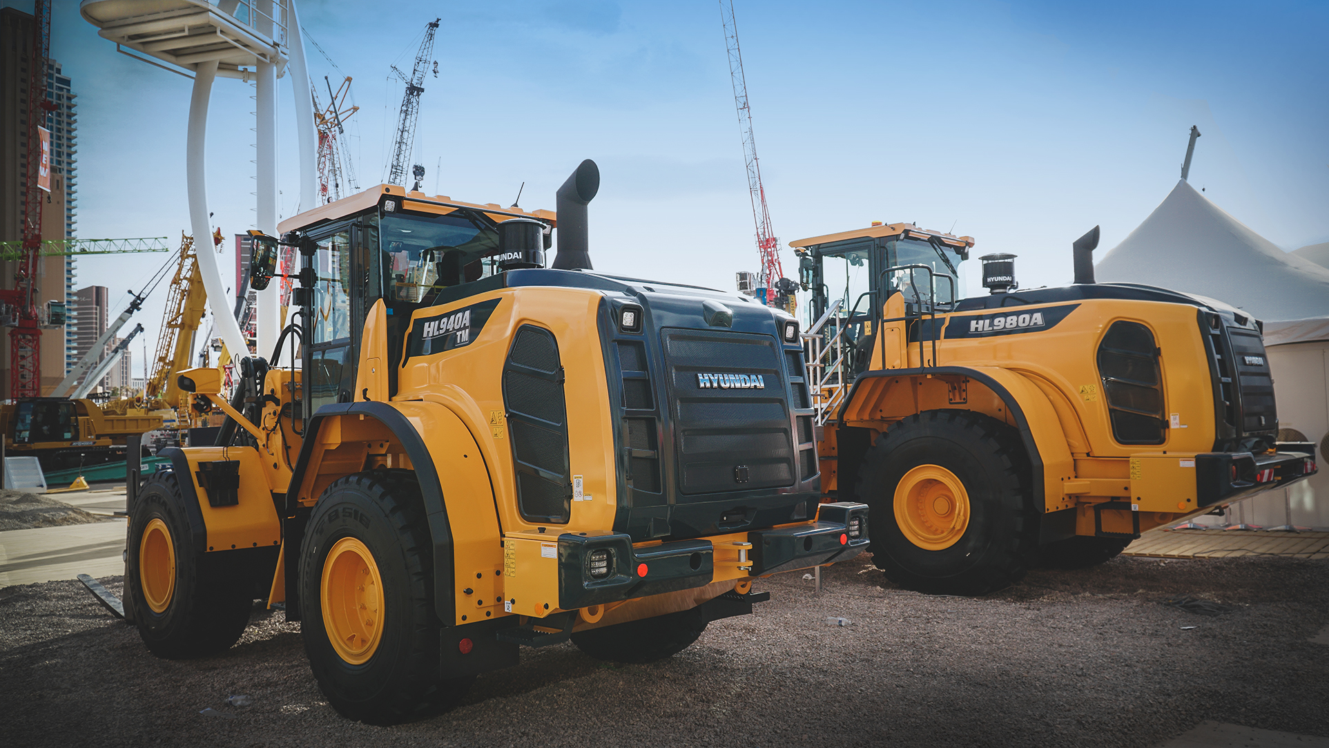Hyundai Launches A Series Wheel Loaders, Introduces Smaller HL930A, Adds  CVT to HL975 Model At ConExpo-Con/Agg - Hyundai Construction Equipment  Americas,