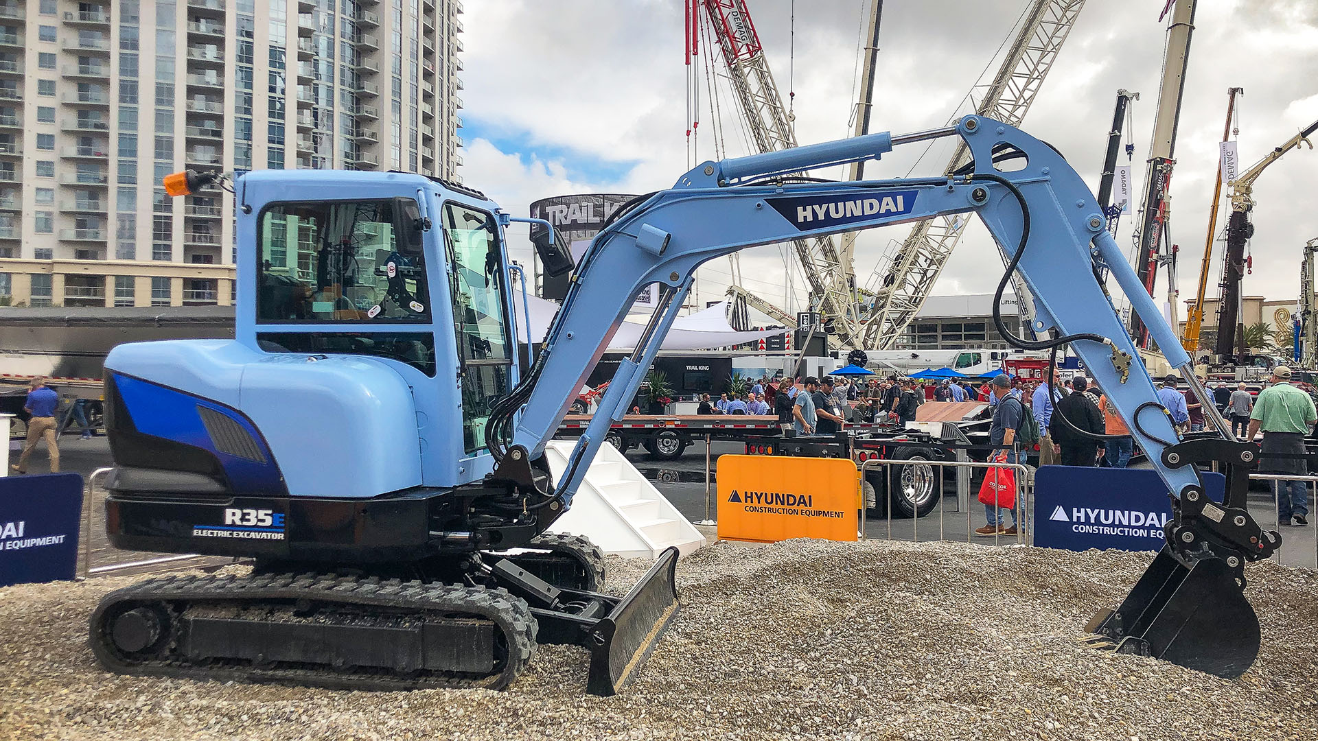 Hyundai Demonstrates Electric-Powered Compact Excavators at CONEXPO-CON/AGG 2020